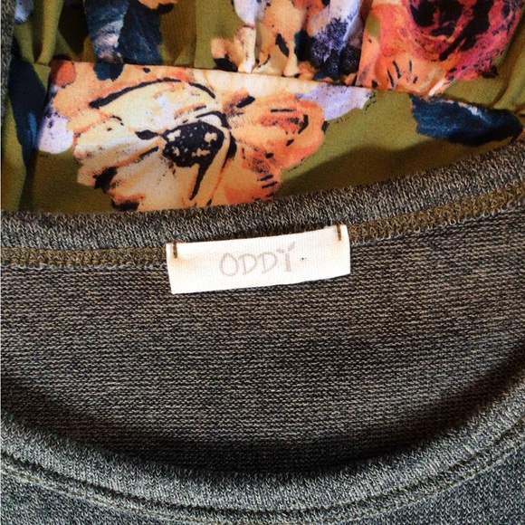 Sweater/poly multilevel top. - Picture 3 of 9